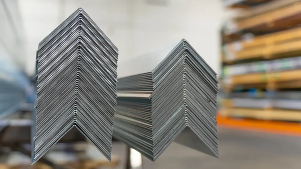 Kątowniki aluminiowe, obróbki blacharskie