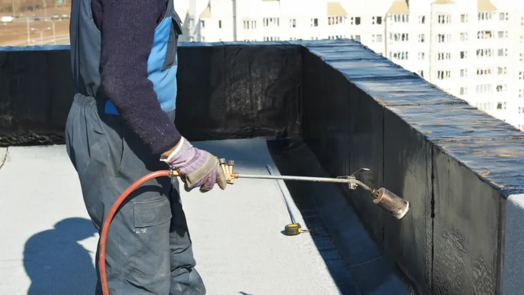 Jak zamontować obróbkę attyki – praktyczny poradnik