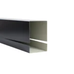 Nakładka na słupek z blachy – rura kwadratowa – obróbka blacharska – zdjęcie produktu. Fotografia przedstawia ogólny wygląd elementu oraz jego przeznaczenie do montażu na słupkach.